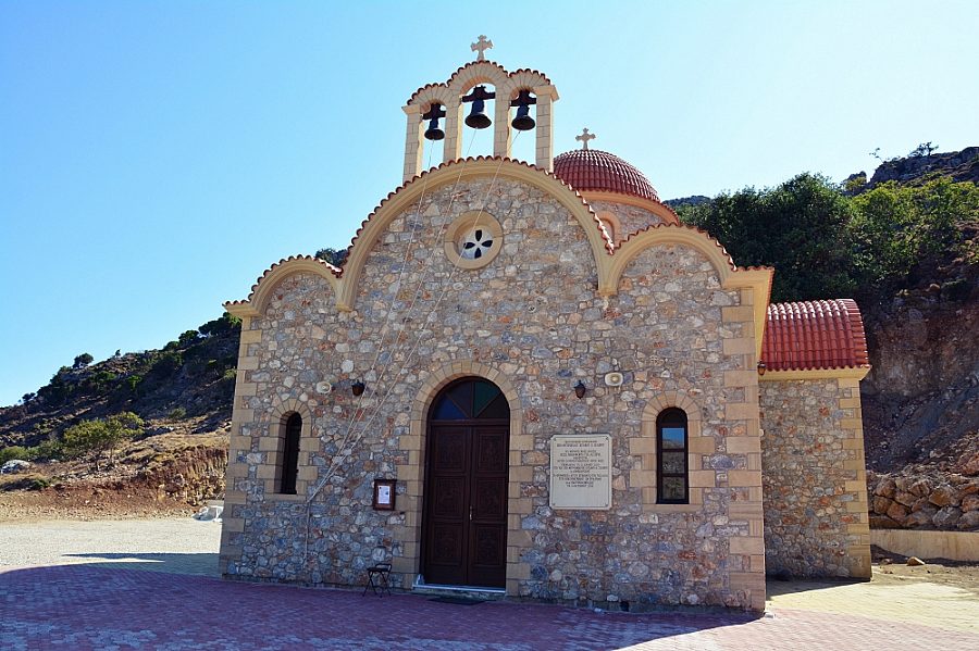 Cerkiew Ekklisia Agios Konstantinos niedaleko Sirikari.