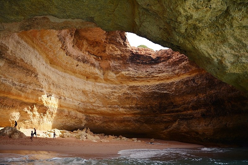 Jaskinia Benagil w Portugalii.